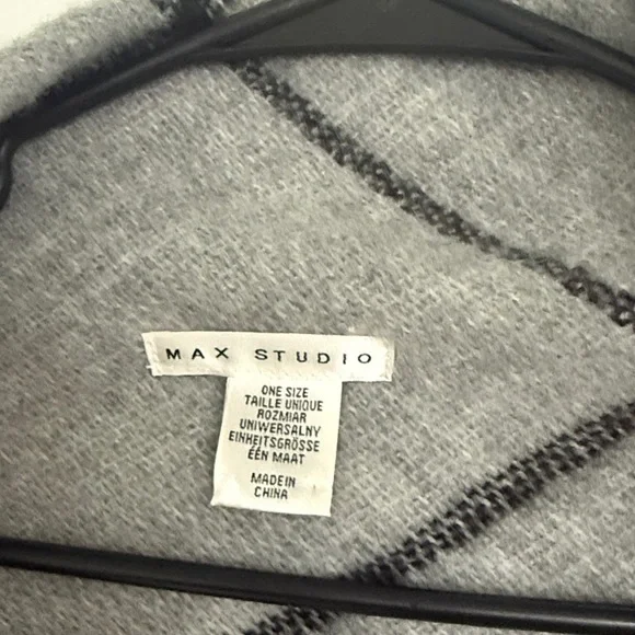 Max Studio Gray and Black Checkered Poncho Cape Shawl One Size - Picture 3 of 10